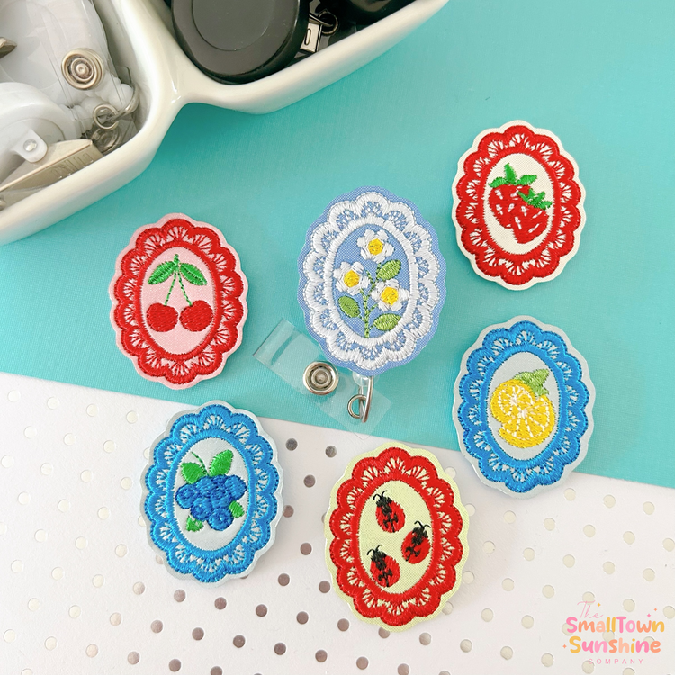 Vintage Lace Cameo Badge Toppers